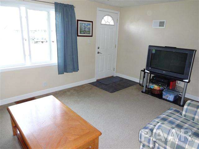 117 Bess Street Washington, IL 61571 - Photo 2 of 16 Gallery Image 2
