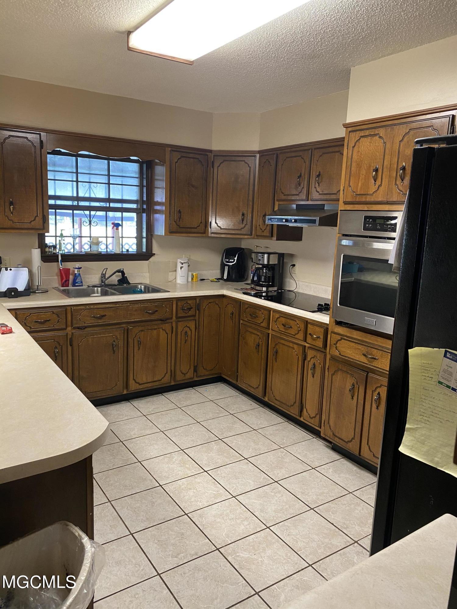 4008 Kasper Road Moss Point, MS 39562 - Photo 5 of 50 8C94FD4D-75EB-40E5-AA2D-F4CE1A7B4BB3