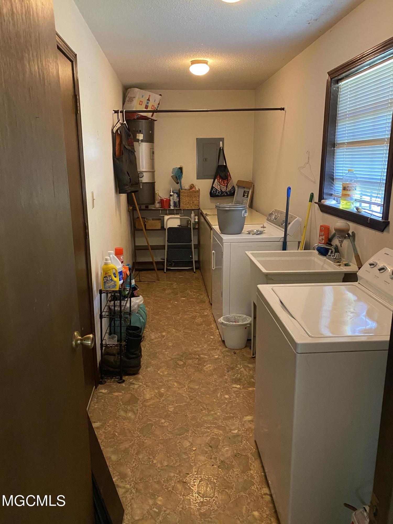 4008 Kasper Road Moss Point, MS 39562 - Photo 9 of 50 28D842D0-CEFB-466C-A5E9-4FEA4A8AE0EE