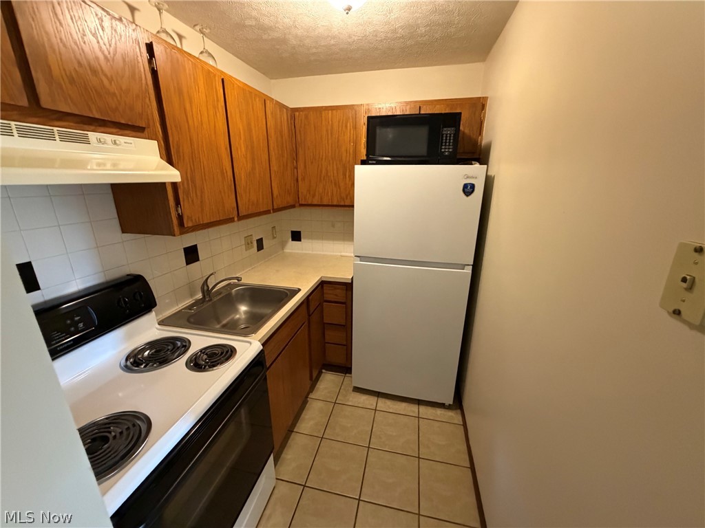 811 East Wilbeth Road, Unit 9 Akron, OH 44306 - Photo 3 of 6 Gallery Image 3