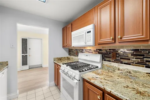 $135,000 | 10038 62nd Avenue North, Unit 1, St. Petersburg, FL 33708