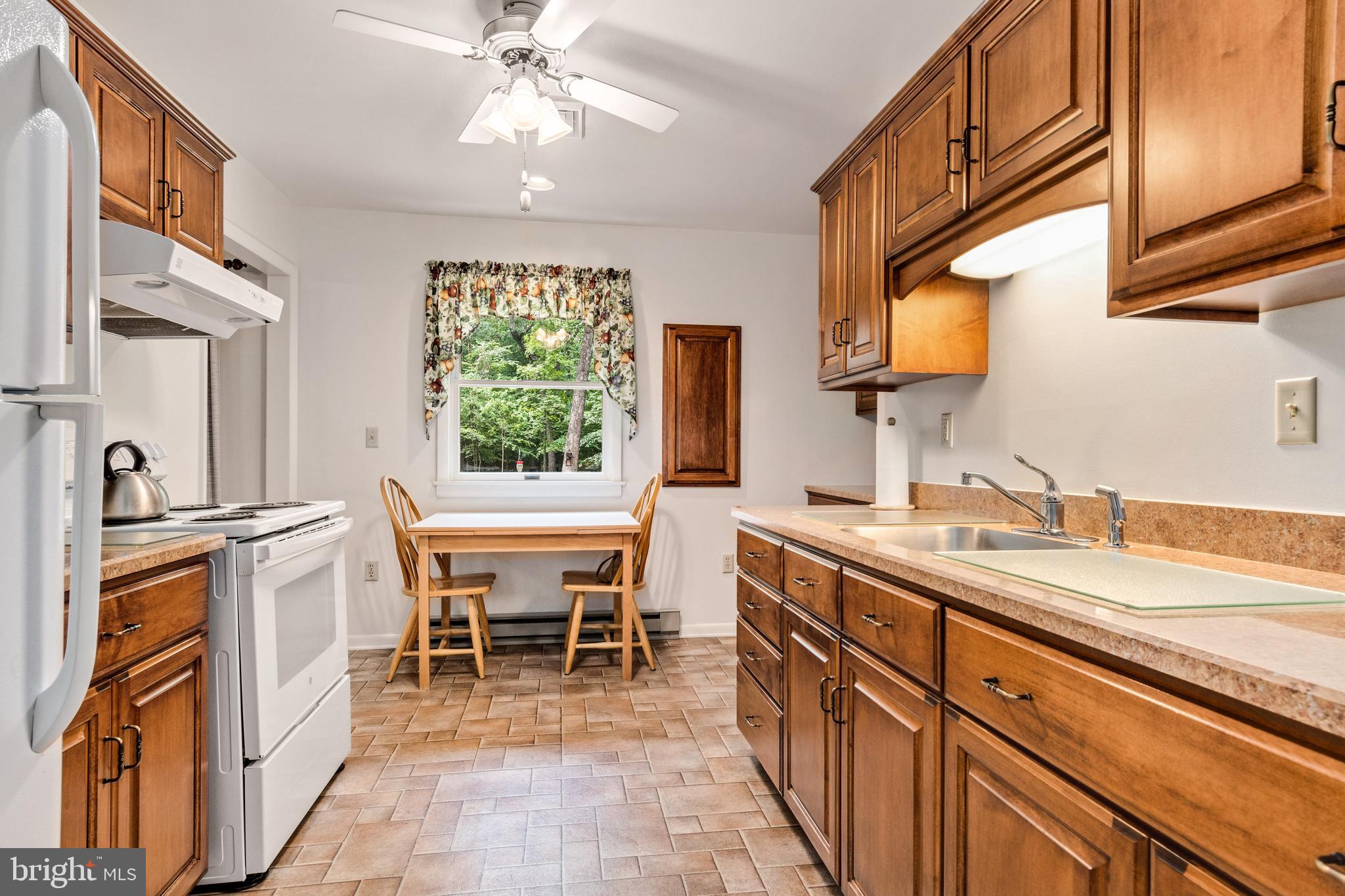 14700 Plains Court Ridgely, MD 21660 - Photo 20 of 53 Kitchen to breakfast area