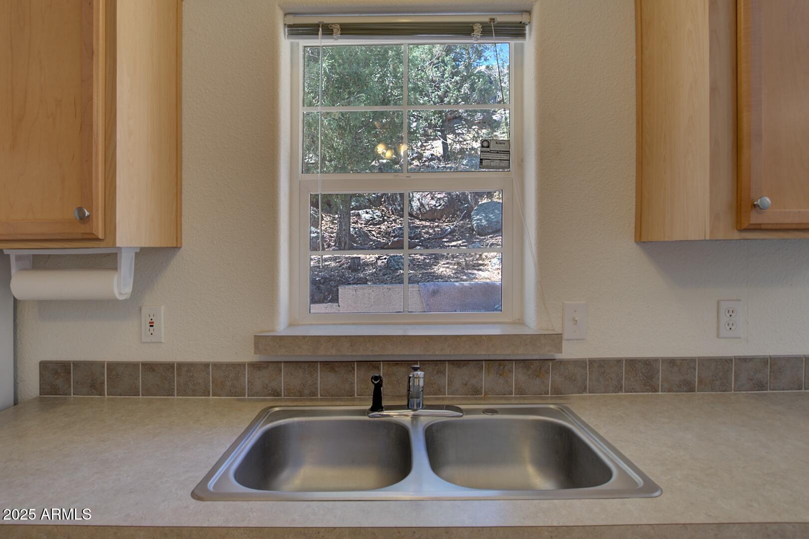 405 East Cherry Street Payson, AZ 85541 - Photo 17 of 47 a sink with a window