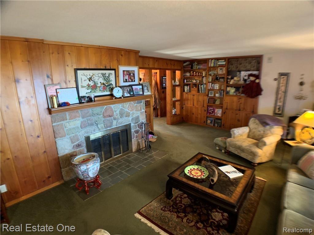 6970 Hatchery Road Waterford, MI 48327 - Photo 7 of 38 Cozy up to the Livingroom Fireplace