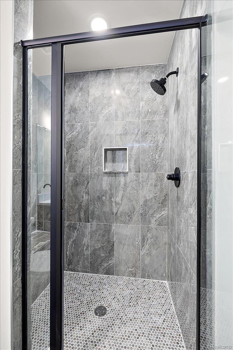 53650 Romeo Plank Road Macomb, MI 48042 - Photo 38 of 64 Full bath with a shower stall