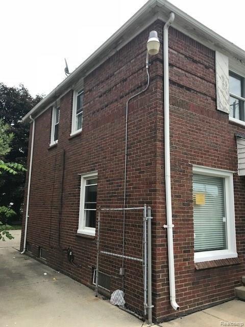 19420 Greenfield Road Detroit, MI 48235 - Photo 4 of 11 4.jpg