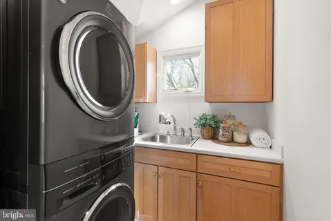 $1,695,000 | 2501 North Nelson Street, Arlington, VA 22207