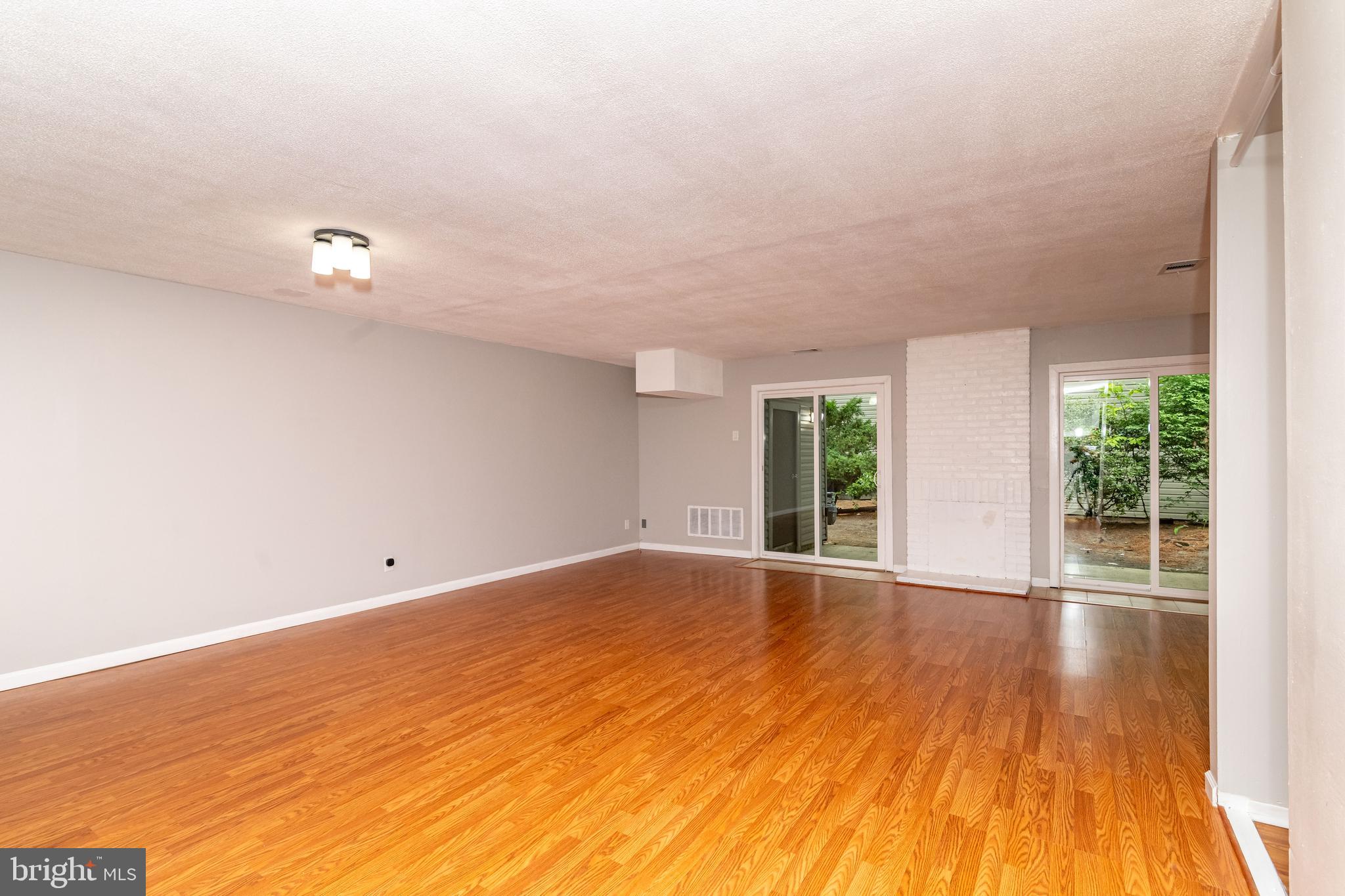 607 Bromley Estate Pine Hill, NJ 08021 - Photo 6 of 26 Living Room (1)