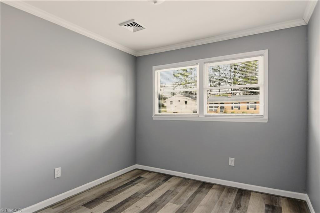 1408 Willow Road Greensboro, NC 27401 - Photo 14 of 25