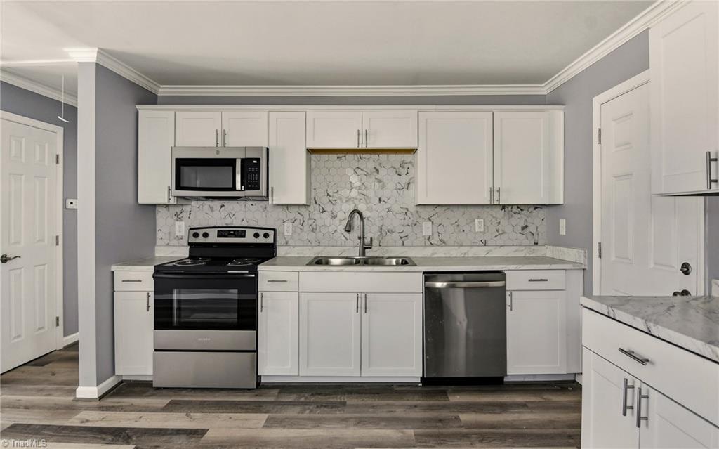 1408 Willow Road Greensboro, NC 27401 - Photo 7 of 25