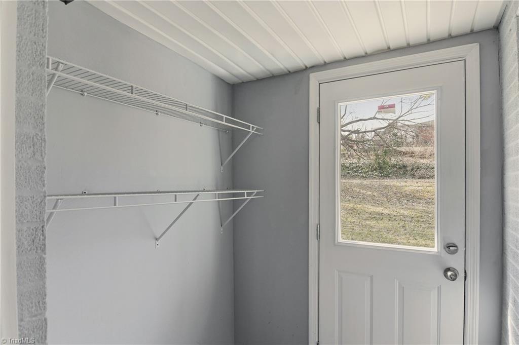 1408 Willow Road Greensboro, NC 27401 - Photo 10 of 25