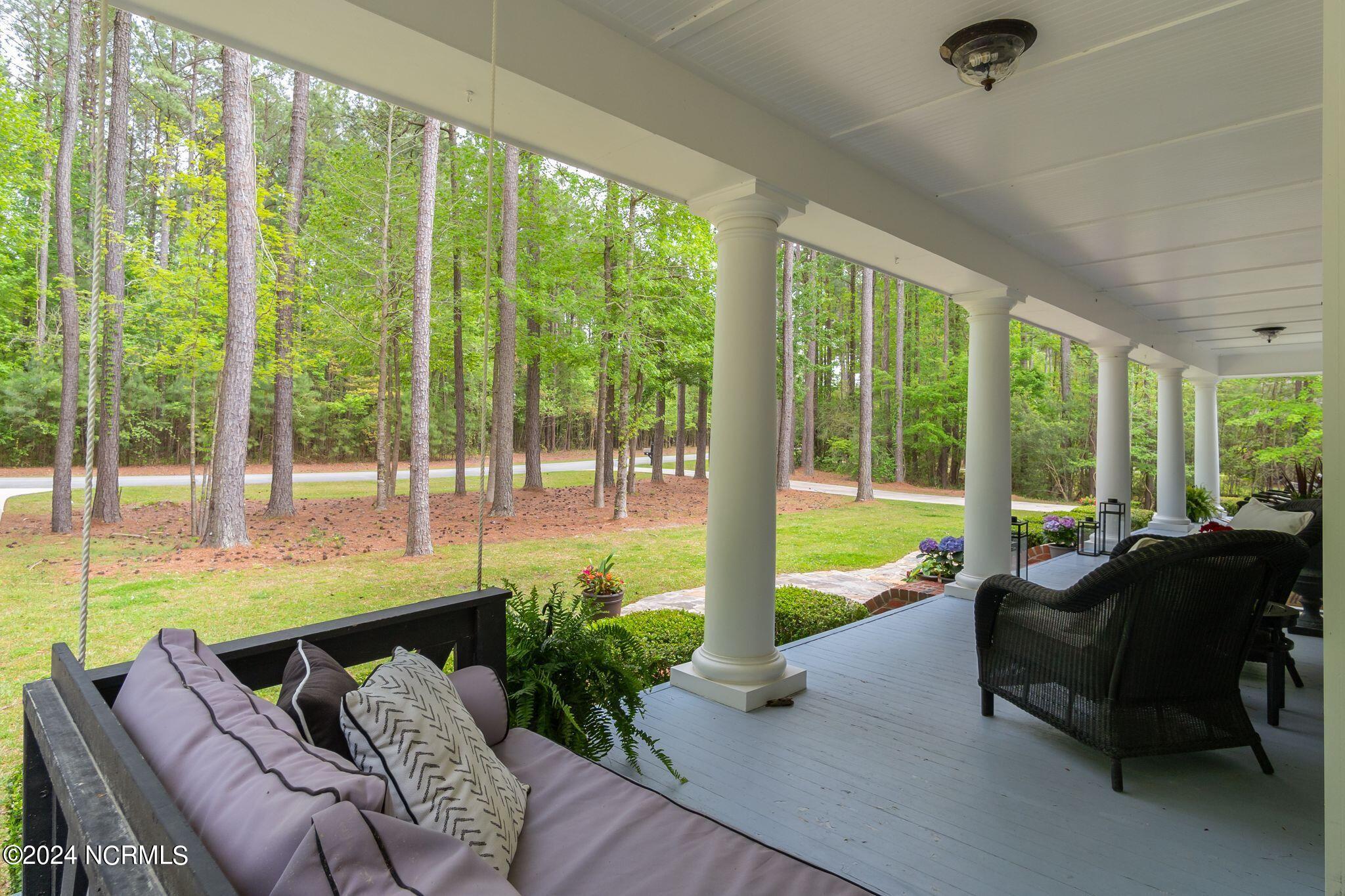 29 Gables Road New Bern, NC 28562 - Photo 14 of 104 Front