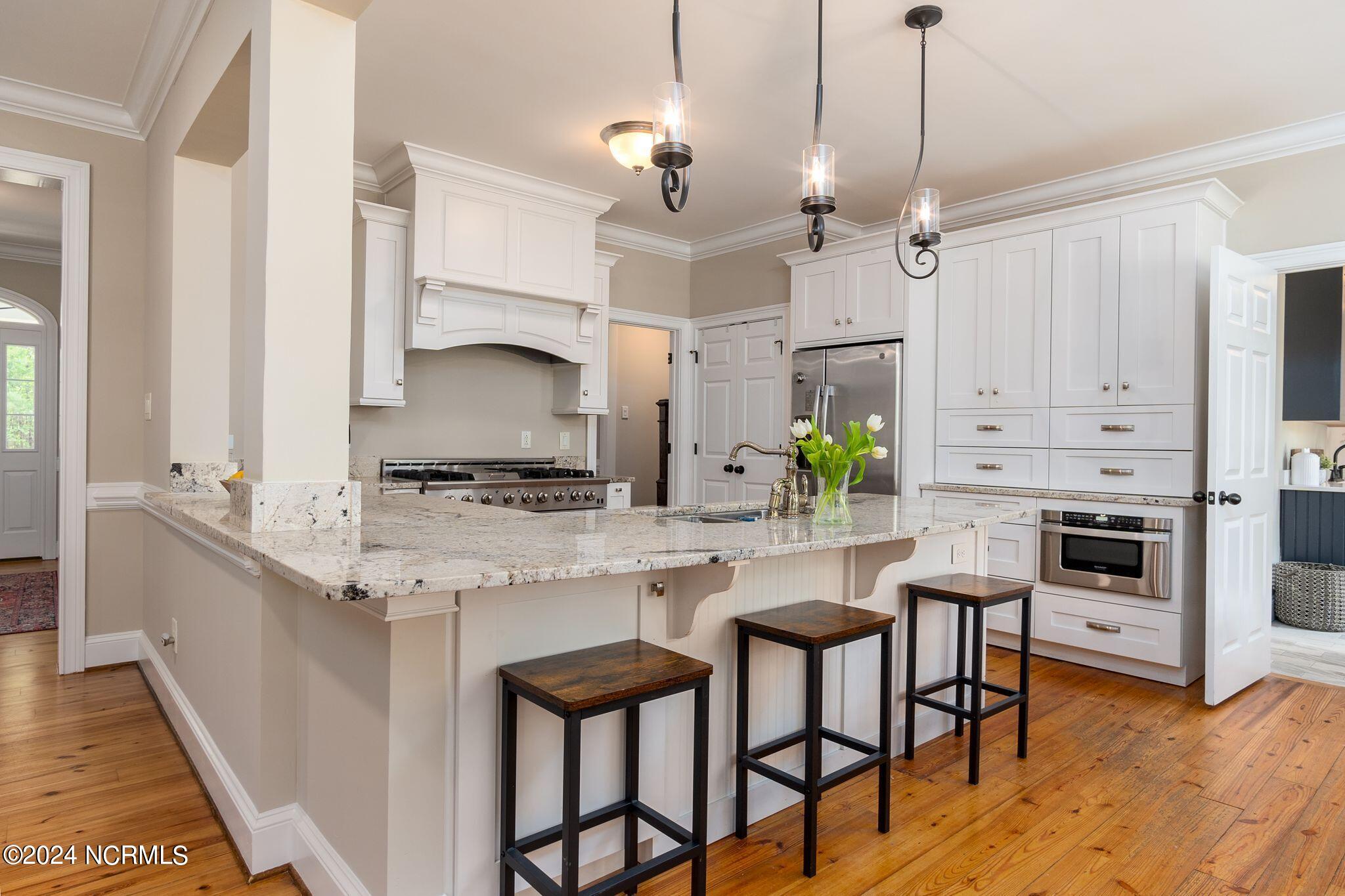 29 Gables Road New Bern, NC 28562 - Photo 3 of 104 Kitchen
