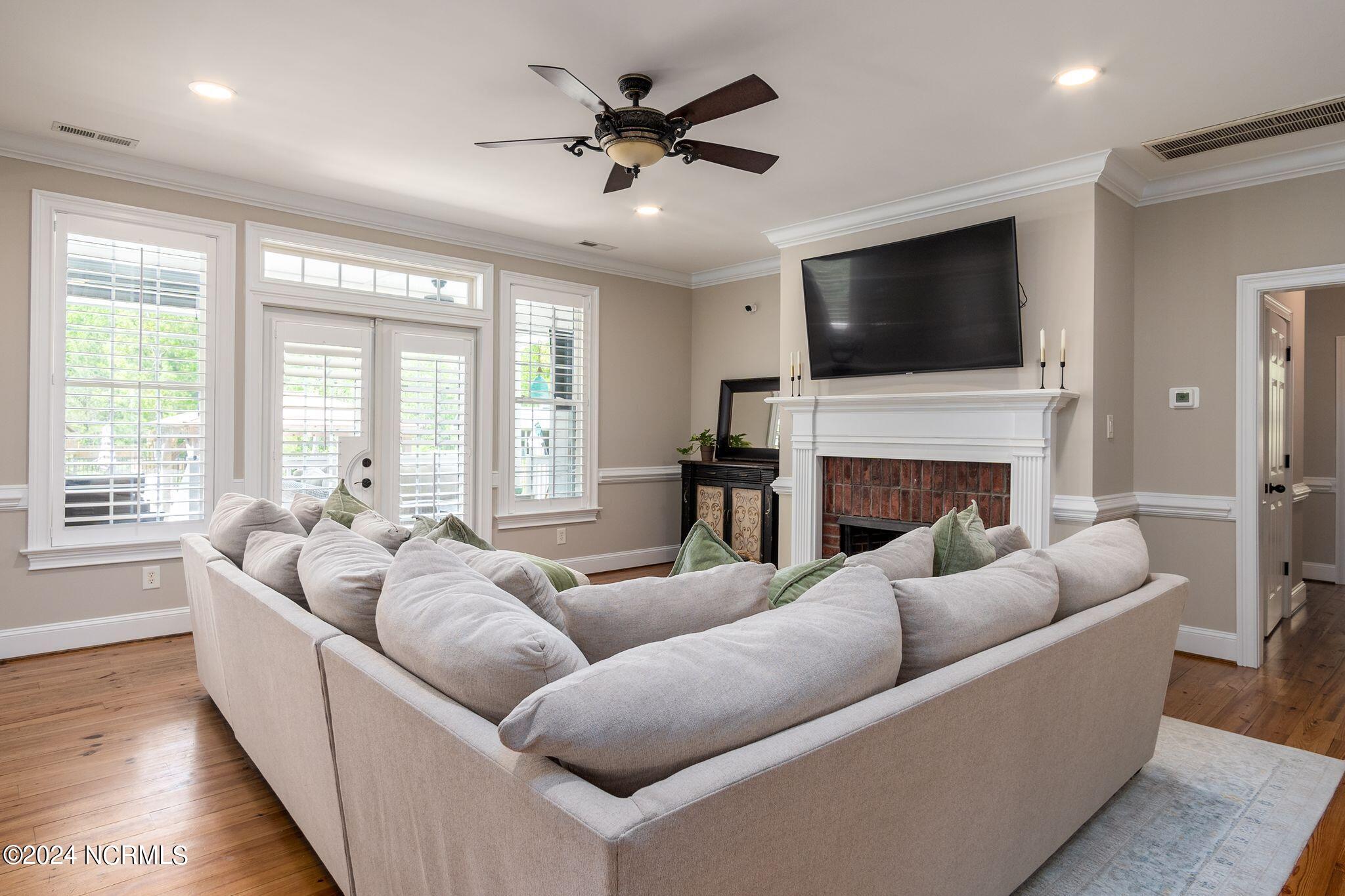 29 Gables Road New Bern, NC 28562 - Photo 32 of 104 Great room
