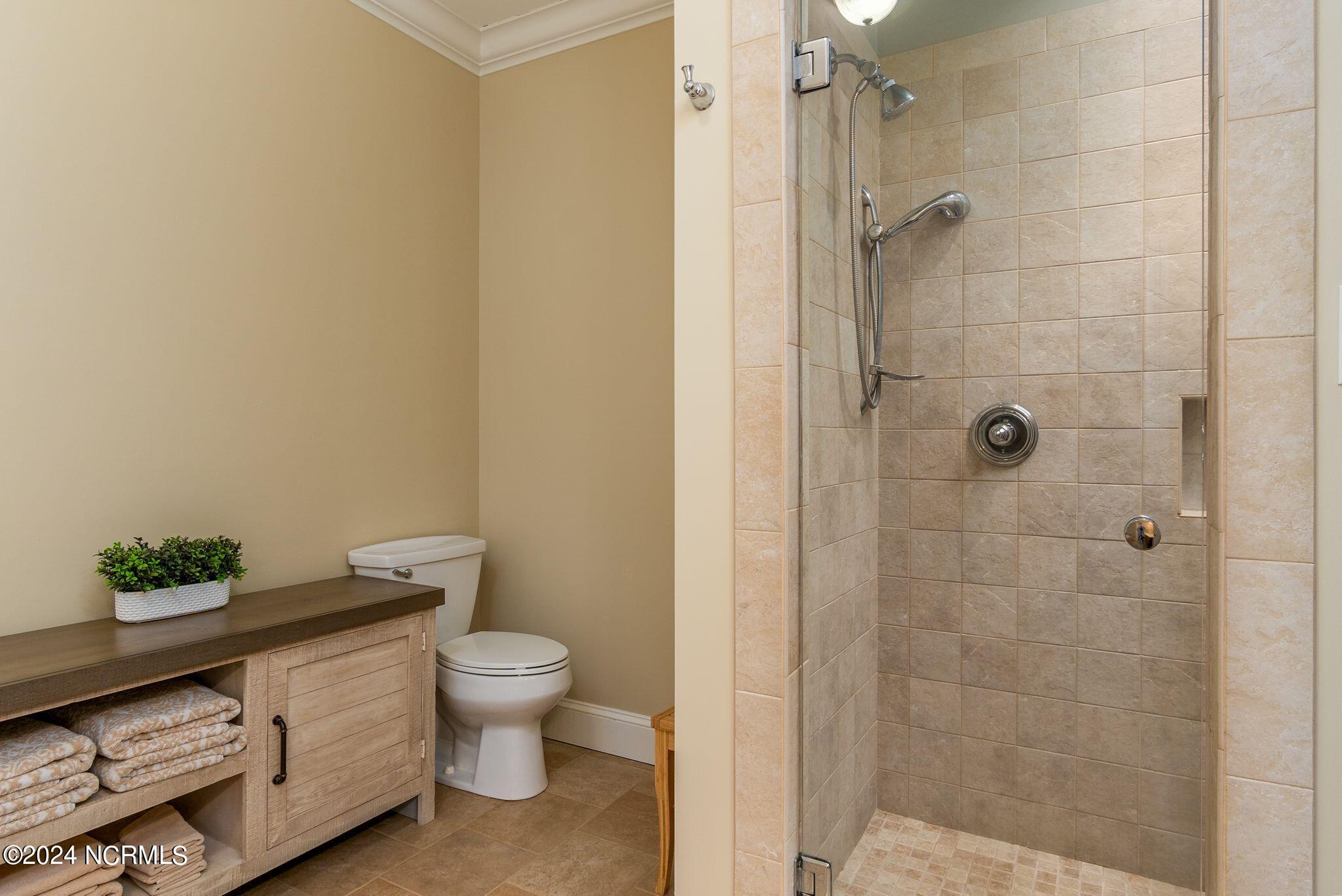 29 Gables Road New Bern, NC 28562 - Photo 41 of 104 Owner's suite