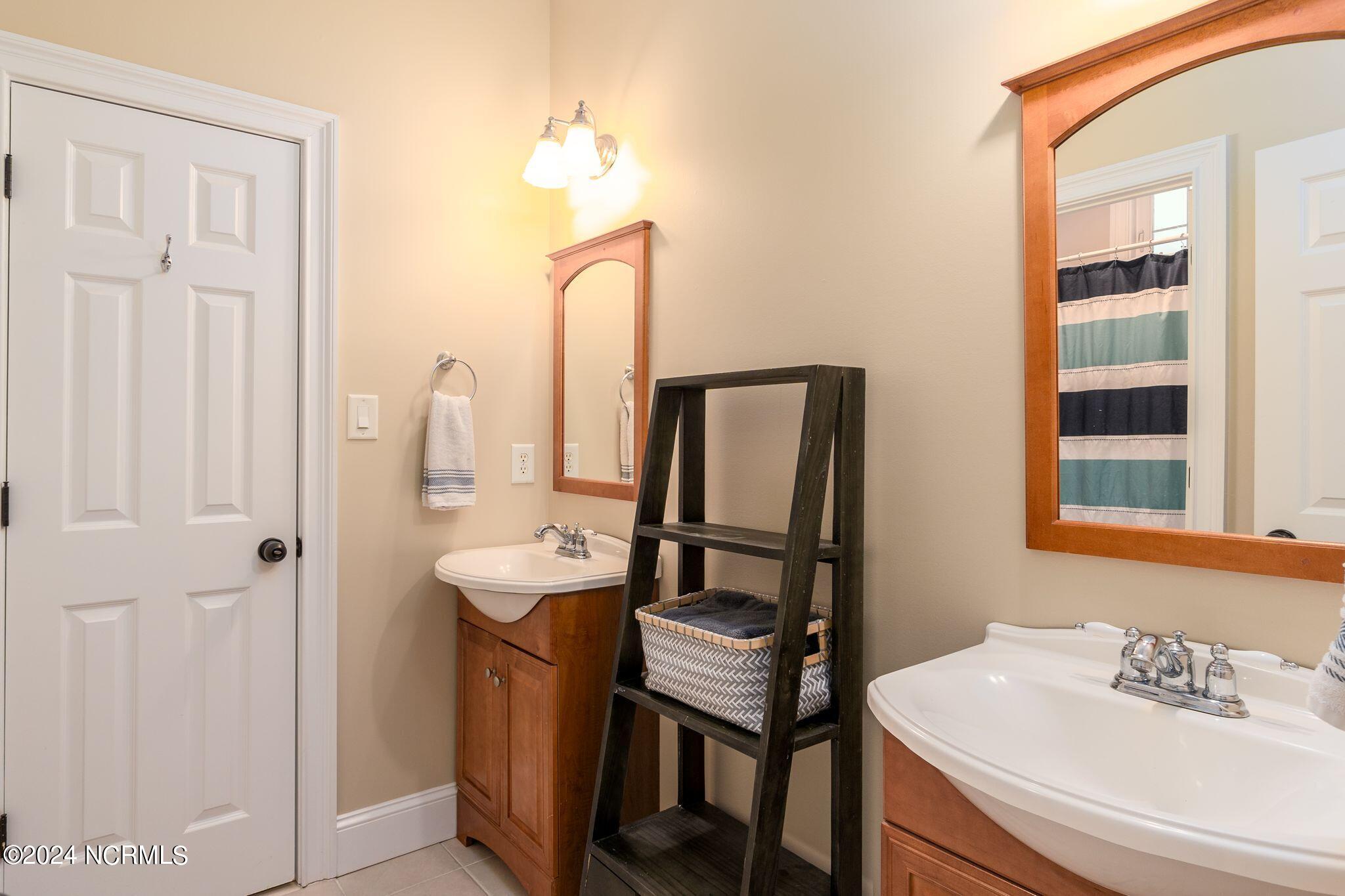 29 Gables Road New Bern, NC 28562 - Photo 45 of 104 Full bathroom