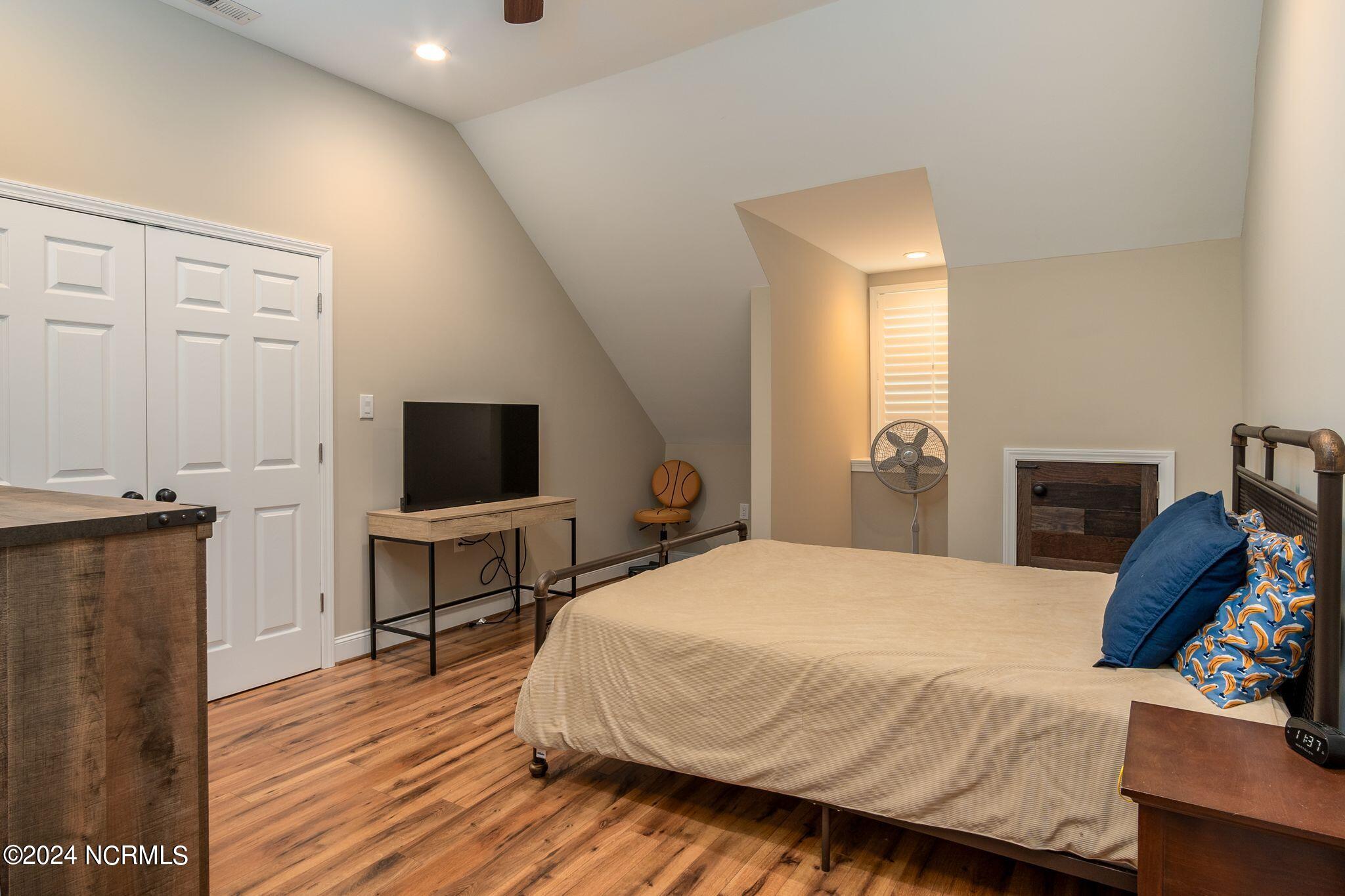 29 Gables Road New Bern, NC 28562 - Photo 49 of 104 Bedroom 4
