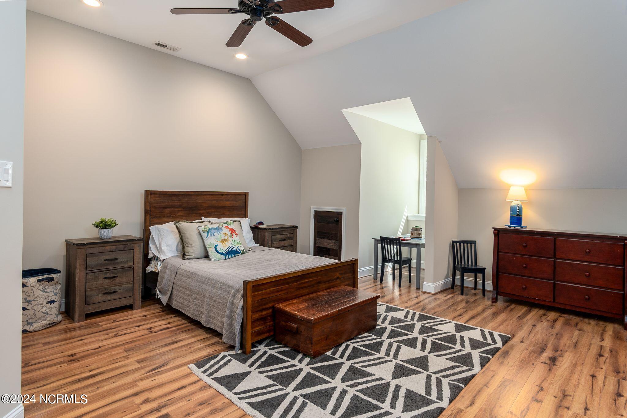 29 Gables Road New Bern, NC 28562 - Photo 50 of 104 Bedroom 5
