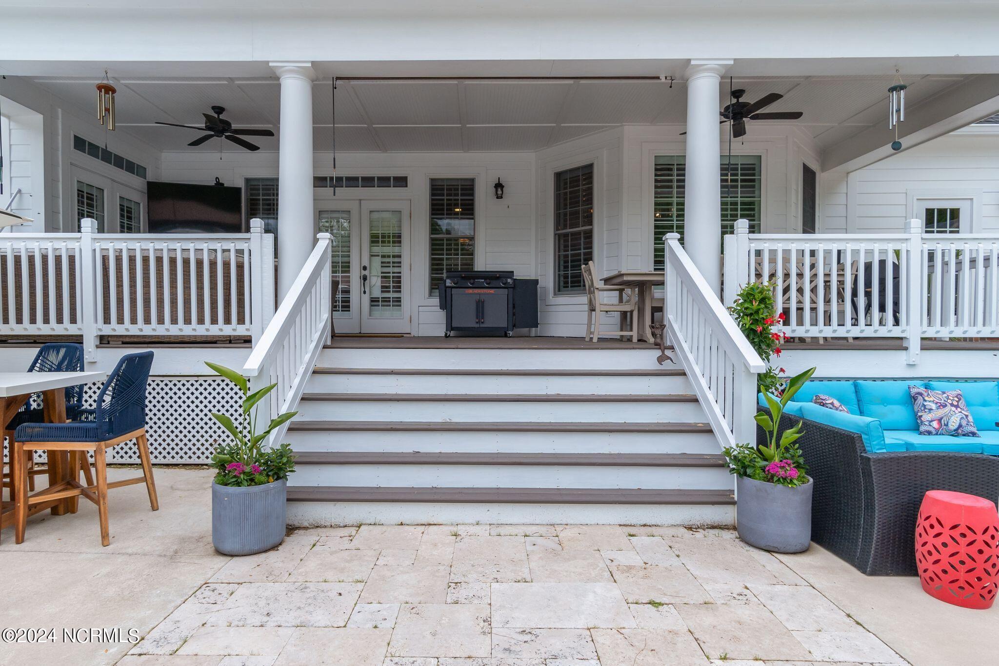 29 Gables Road New Bern, NC 28562 - Photo 55 of 104 Main house back deck