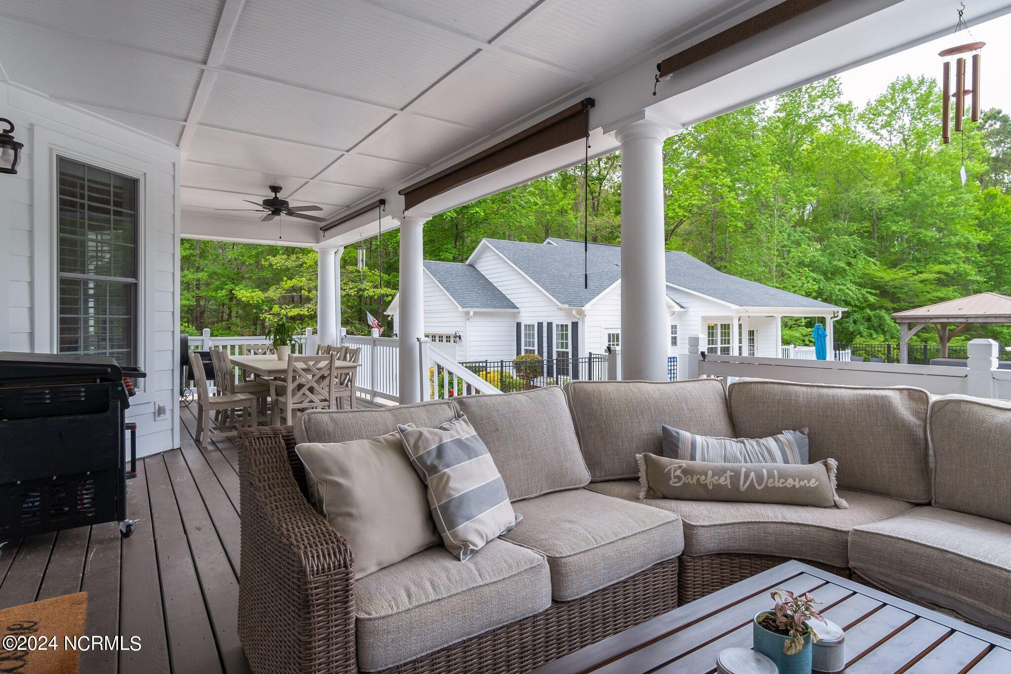 29 Gables Road New Bern, NC 28562 - Photo 57 of 104 Main house back deck
