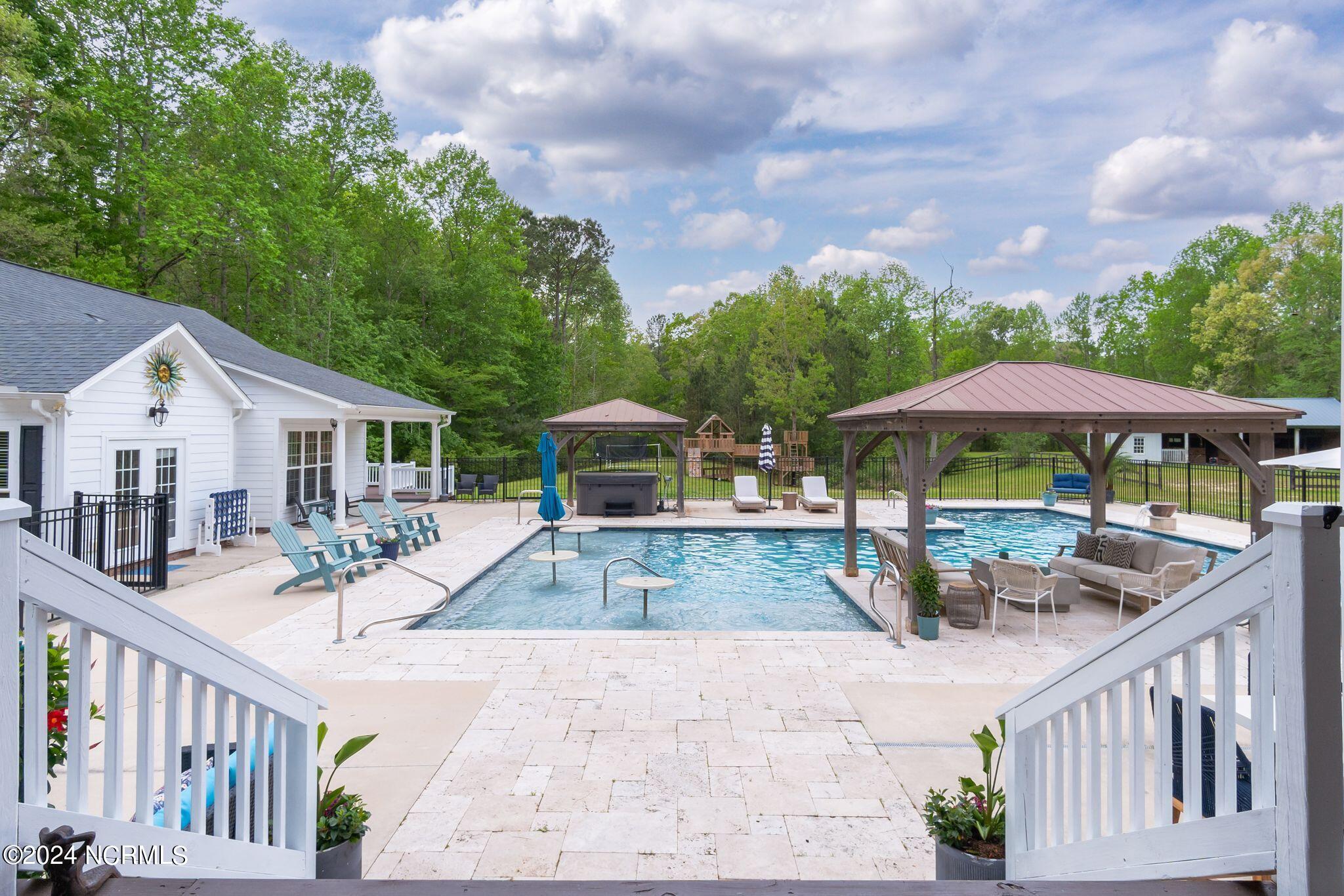 29 Gables Road New Bern, NC 28562 - Photo 58 of 104 Rear