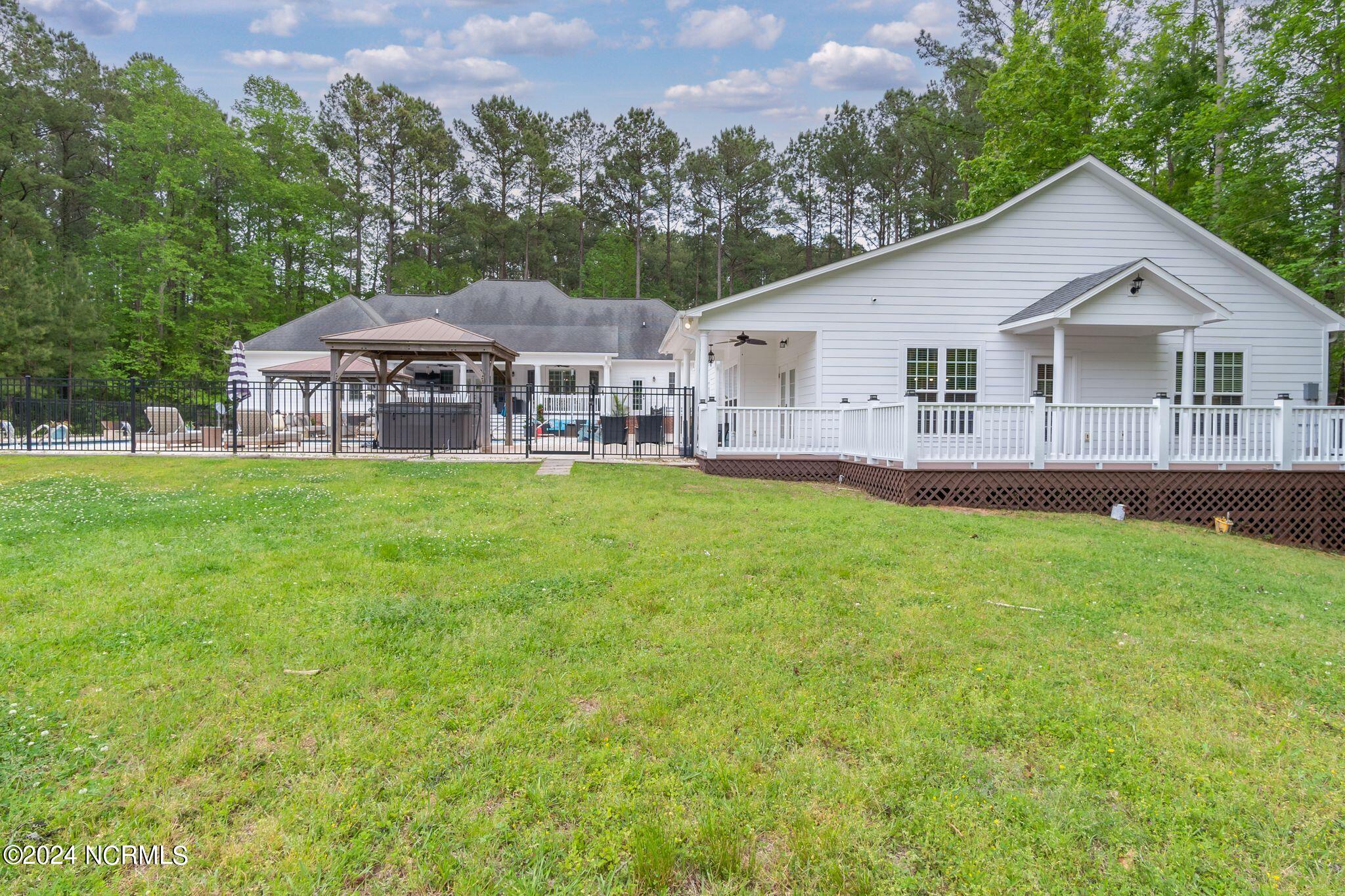 29 Gables Road New Bern, NC 28562 - Photo 68 of 104 Rear