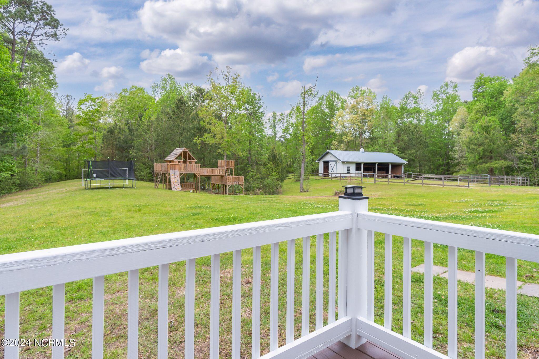 29 Gables Road New Bern, NC 28562 - Photo 71 of 104 Rear