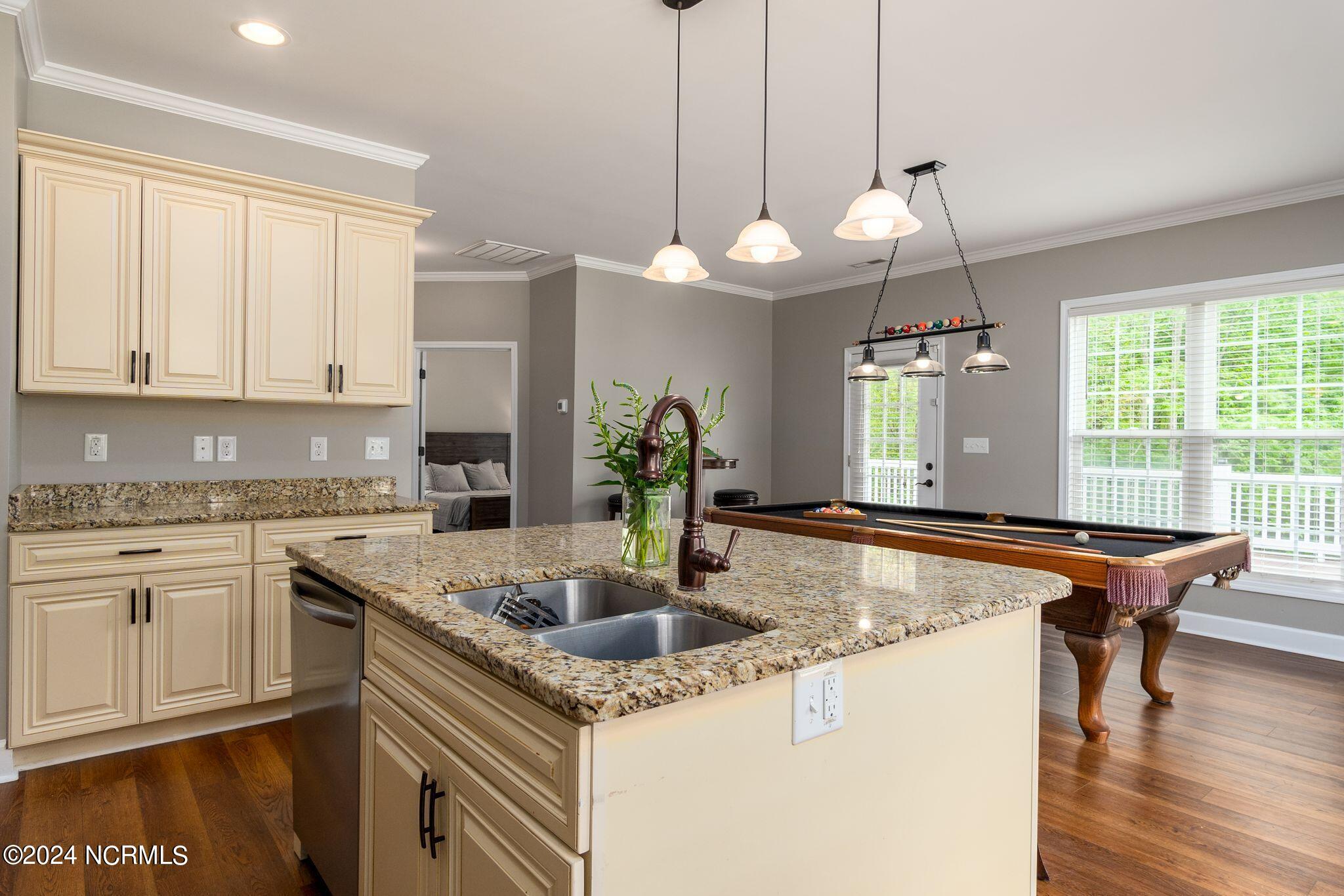 29 Gables Road New Bern, NC 28562 - Photo 76 of 104 Guest house kitchen
