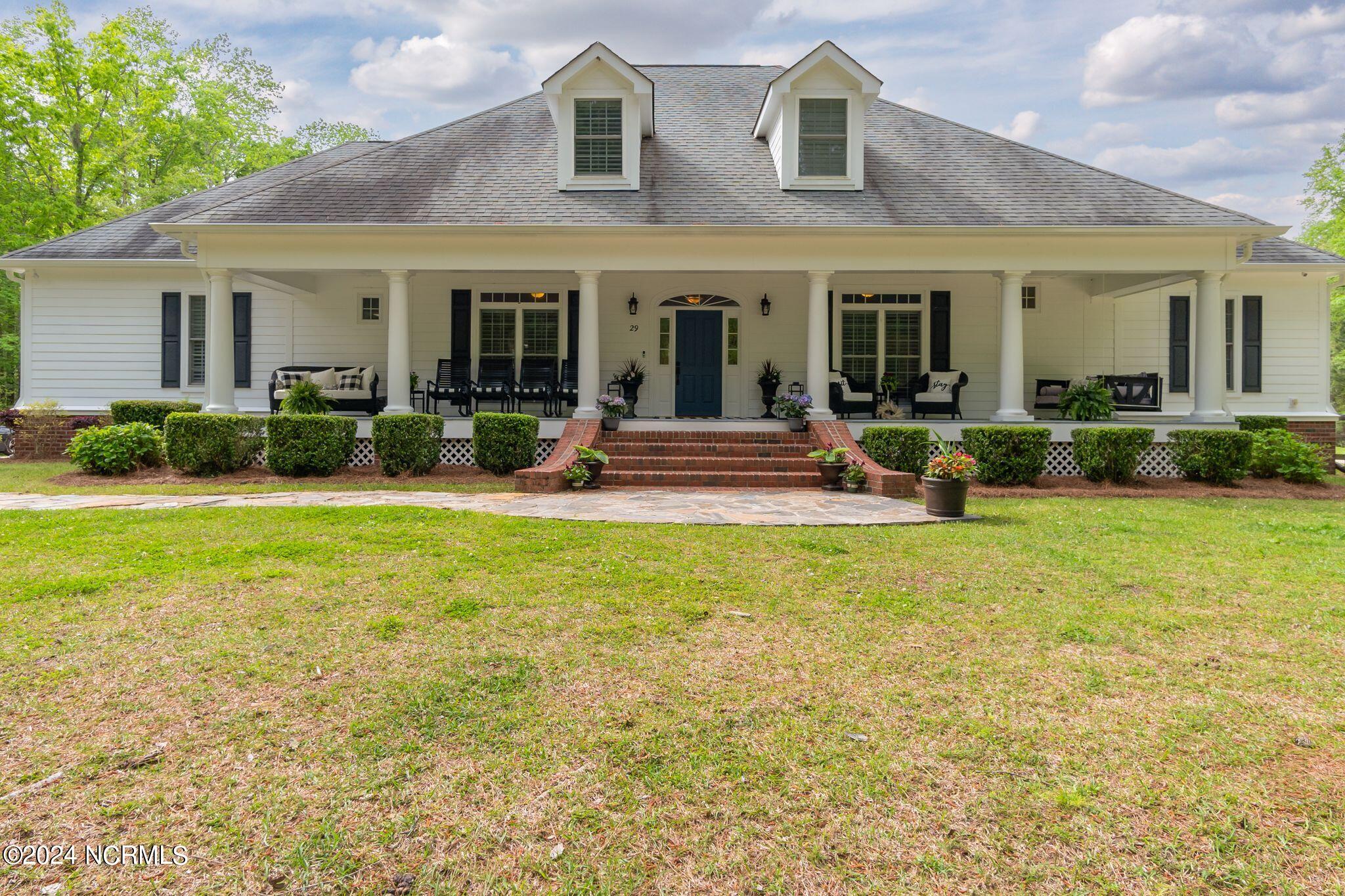 29 Gables Road New Bern, NC 28562 - Photo 8 of 104 Front
