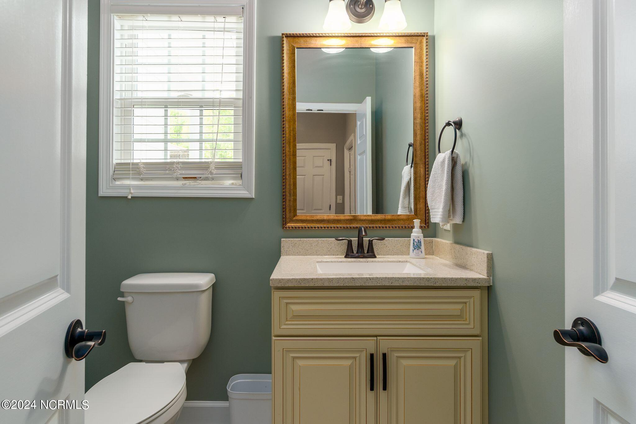 29 Gables Road New Bern, NC 28562 - Photo 84 of 104 Guest house half bath