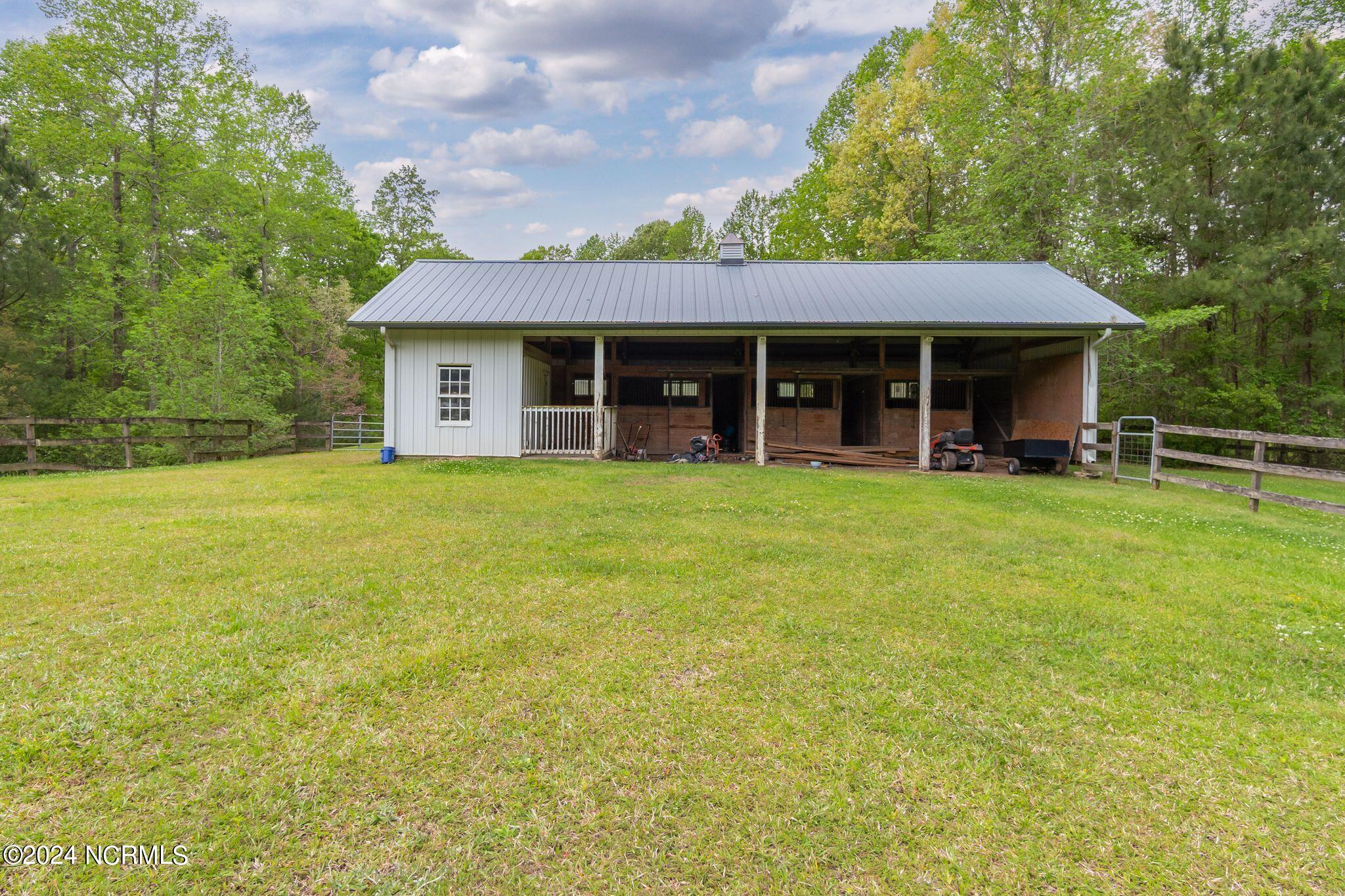 29 Gables Road New Bern, NC 28562 - Photo 89 of 104 Barn