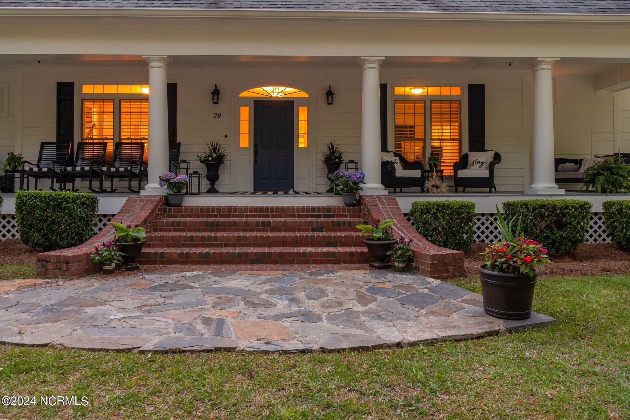 29 Gables Road New Bern, NC 28562 - Photo 10 of 104 Front
