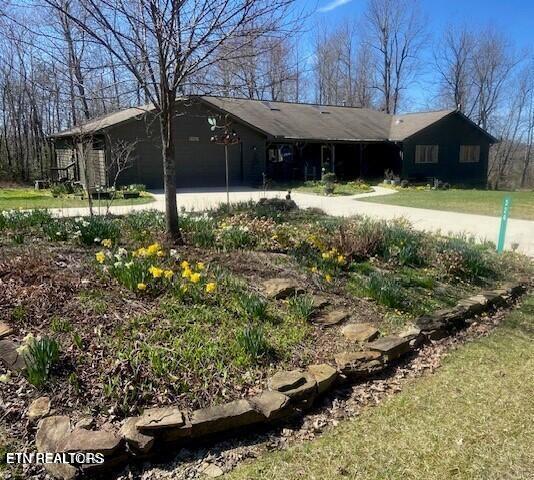 324 Meadows Road Sparta, TN 38583 - Photo 3 of 14 324 Meadows Rd
