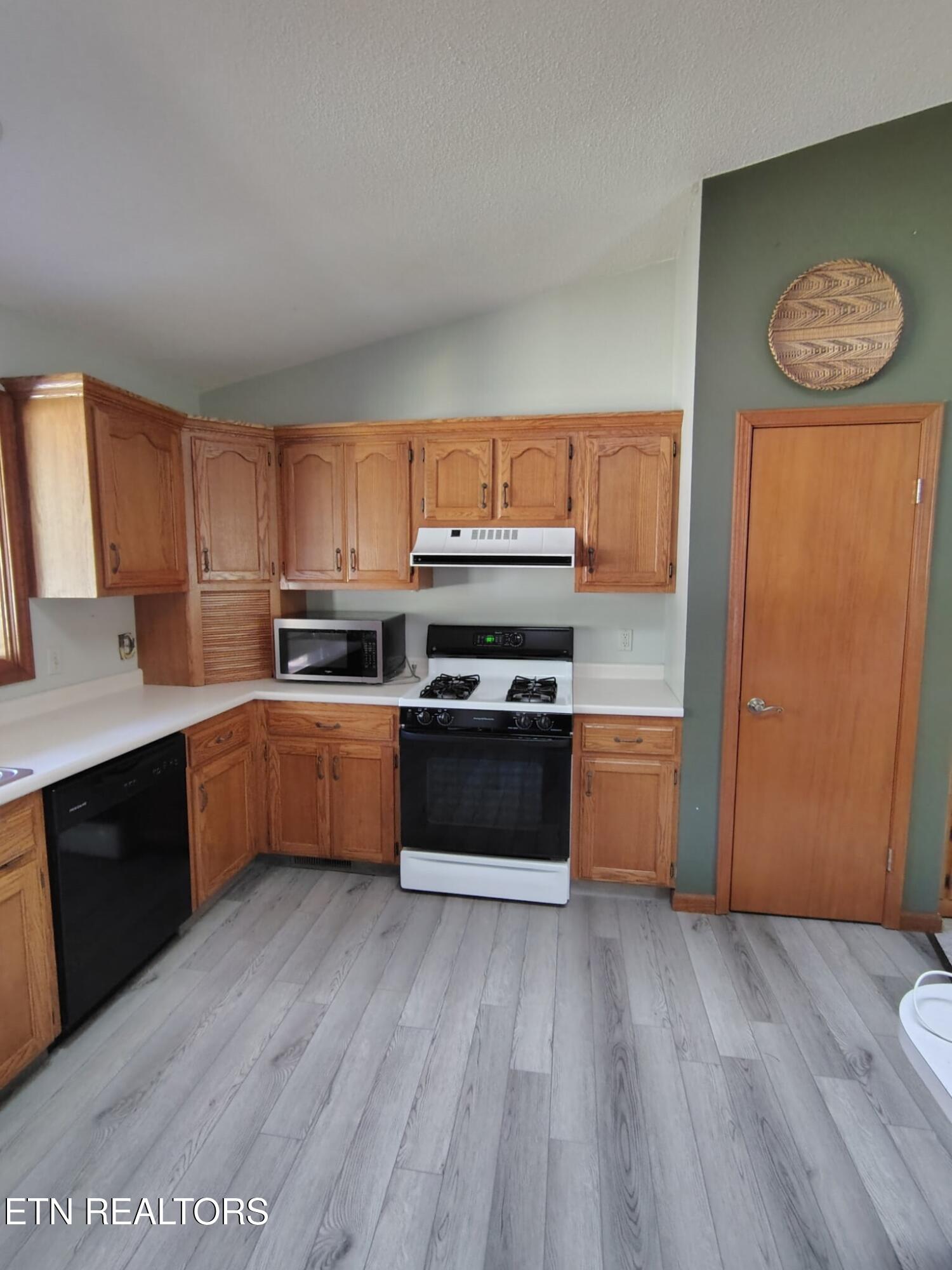 324 Meadows Road Sparta, TN 38583 - Photo 7 of 14 5