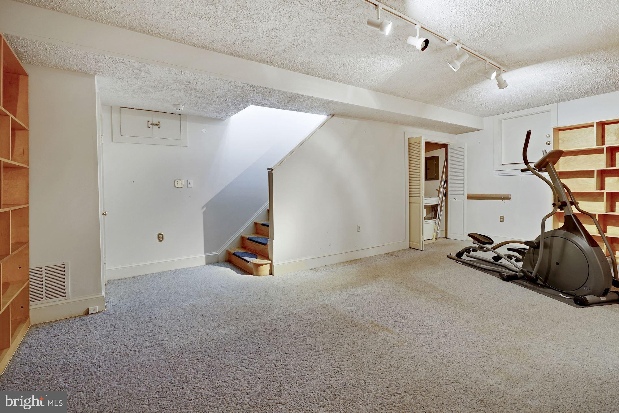 3804 Hummer Road Annandale, VA 22003 - Photo 36 of 64 Gallery Image 36
