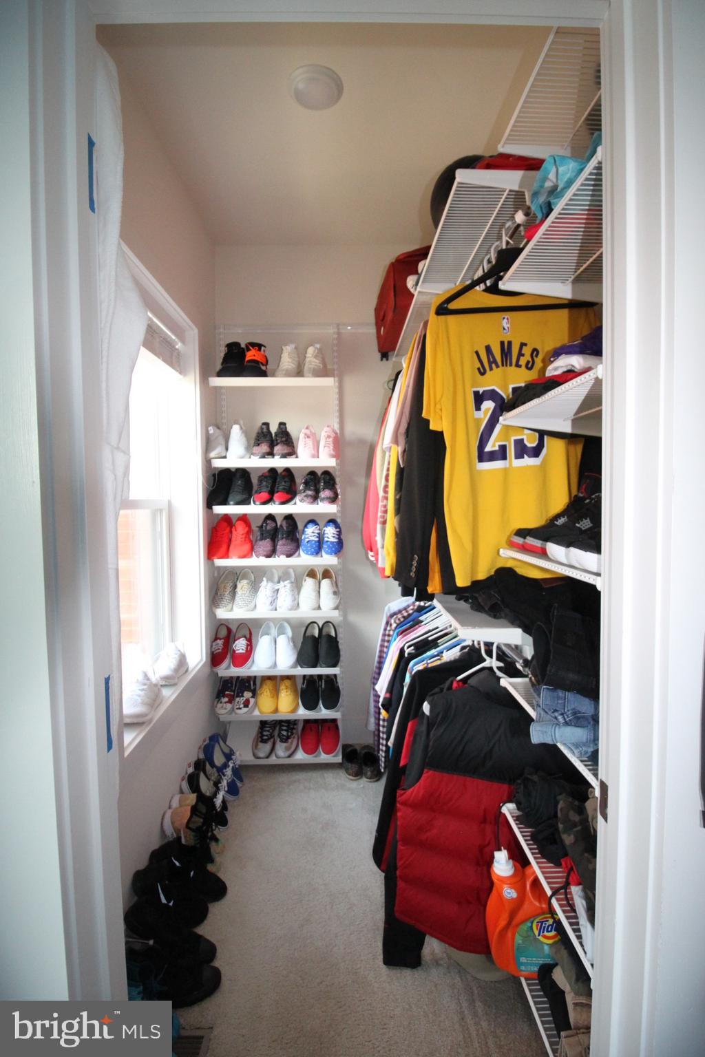 44738 Tiverton Square Ashburn, VA 20147 - Photo 38 of 66 a utility room with dryer and washer