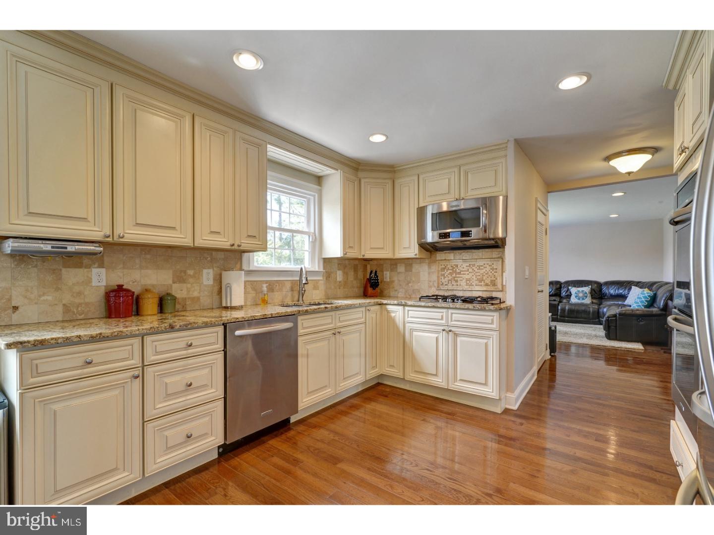 24 Shellflower Lane Hamilton Square, NJ 08690 - Photo 7 of 22 Gallery Image 7