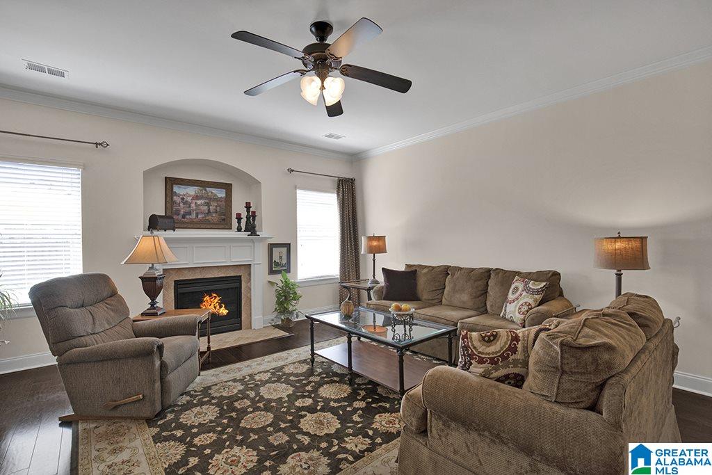 330 Lacey Avenue Alabaster, AL 35114 - Photo 4 of 33