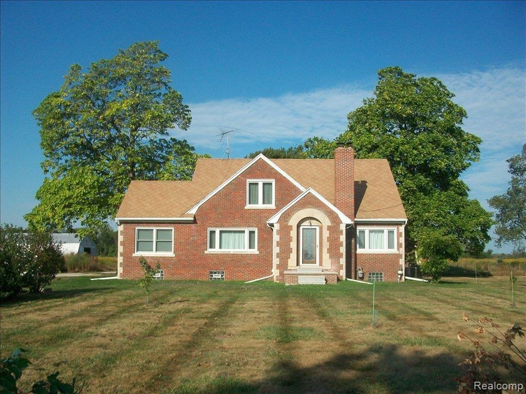 607 Fitz Road Goodells, MI 48027 - Photo 3 of 22 100_1810