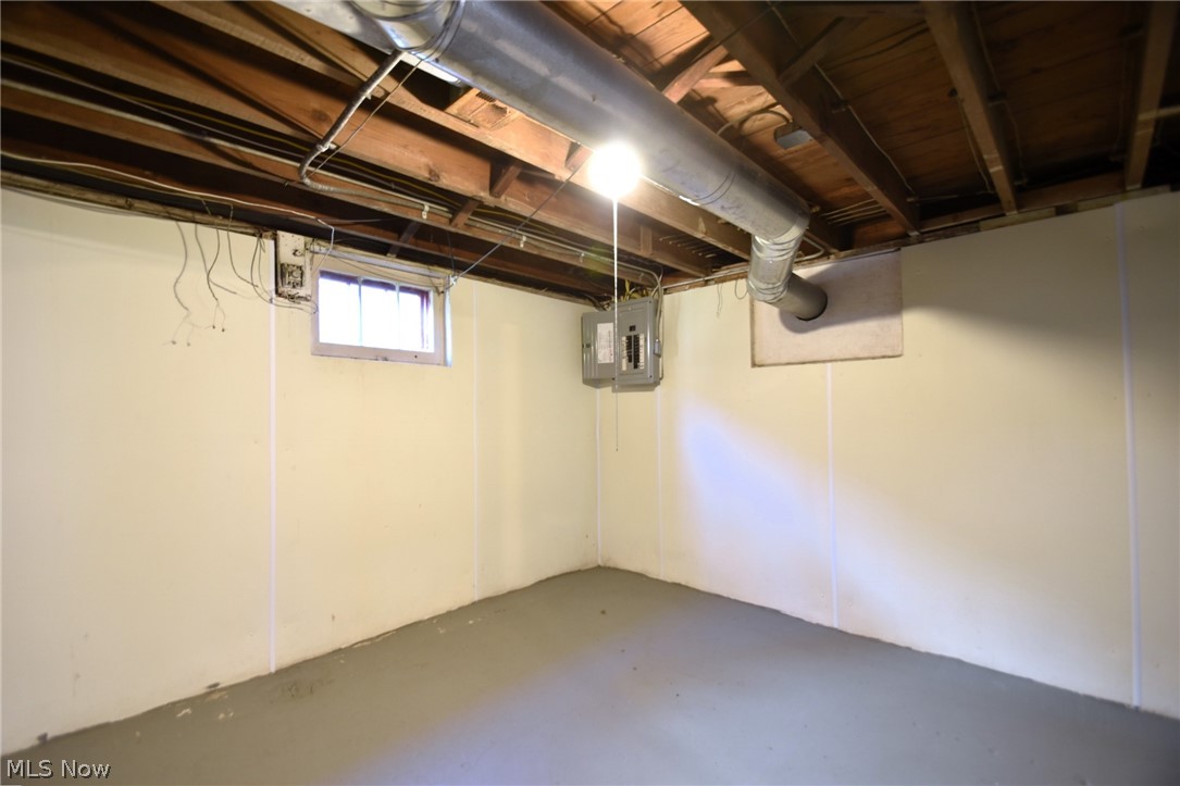 2389 South Taylor Road Cleveland, OH 44118 - Photo 32 of 37 Gallery Image 32