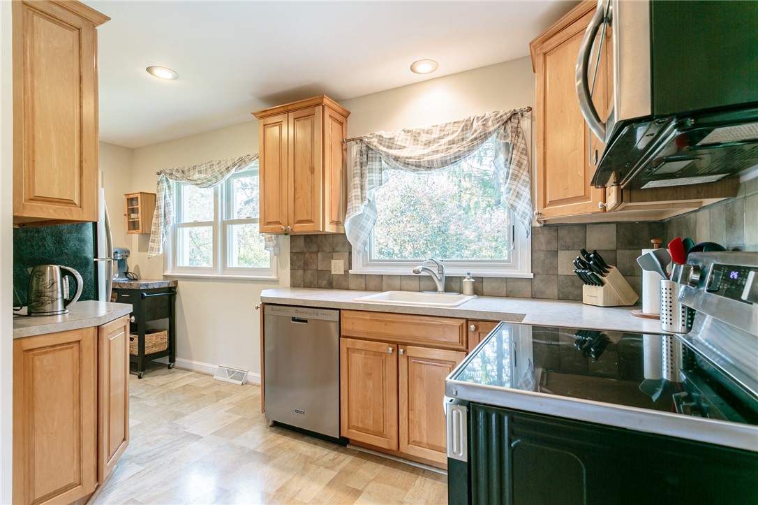 265 Mason Road Perinton, NY 14450 - Photo 11 of 45