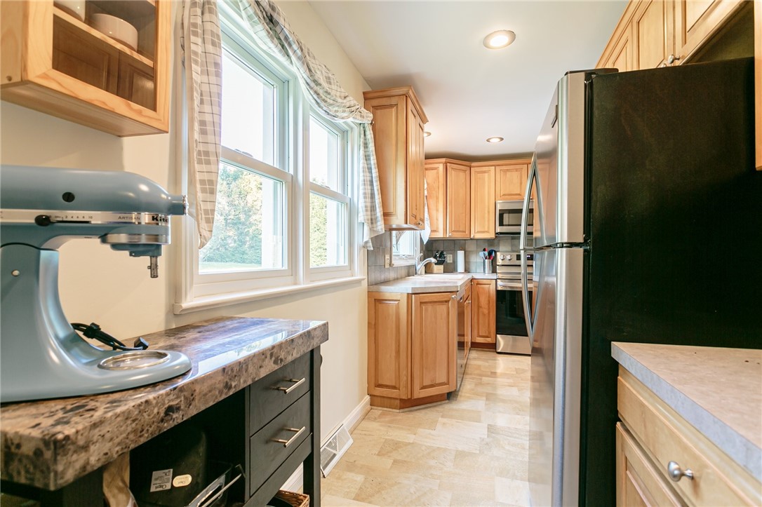 265 Mason Road Perinton, NY 14450 - Photo 12 of 45