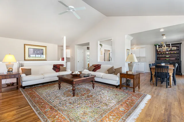 $1,195,000 | 5284 Harvey Road, Caledonia, IL 61011