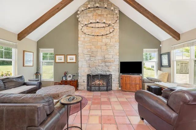 $1,195,000 | 5284 Harvey Road, Caledonia, IL 61011