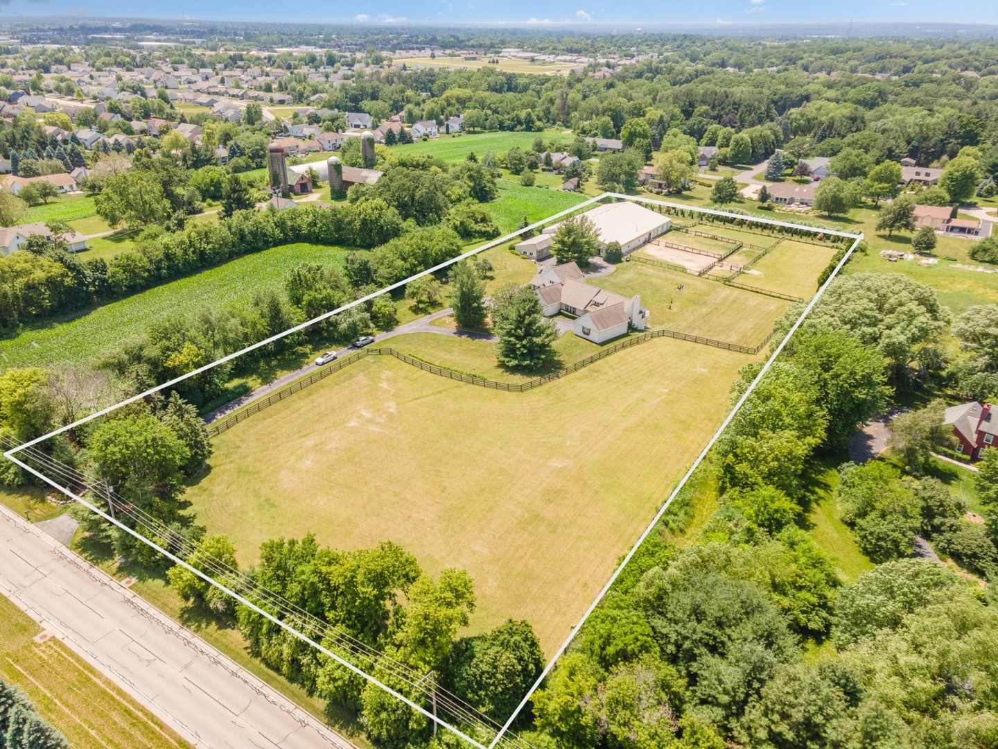 5284 Harvey Road Caledonia, IL 61011 - Photo 2 of 57 a view of a city