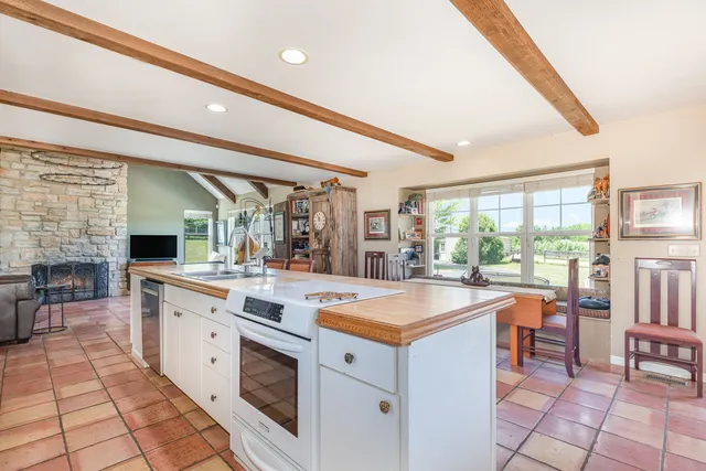 $1,195,000 | 5284 Harvey Road, Caledonia, IL 61011