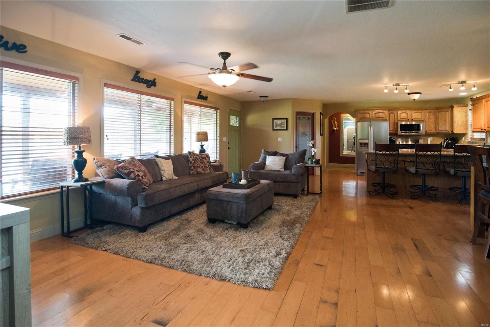 17126 Lark Road Nashville, IL 62263 - Photo 9 of 47 Gallery Image 9