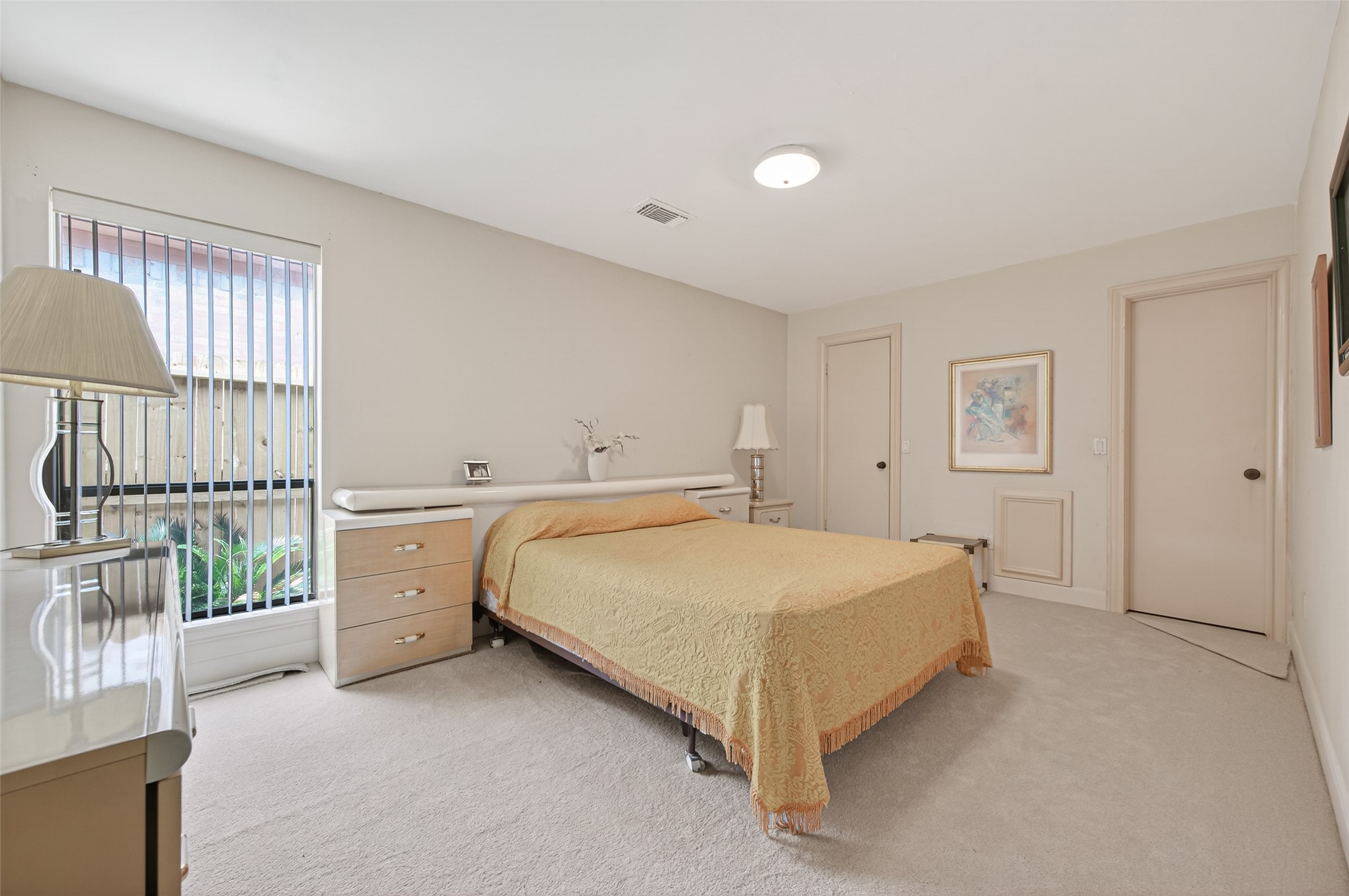 8103 Lake Edge Court Houston, TX 77071 - Photo 30 of 48 Secondary bedroom with natural light and comfortable layout