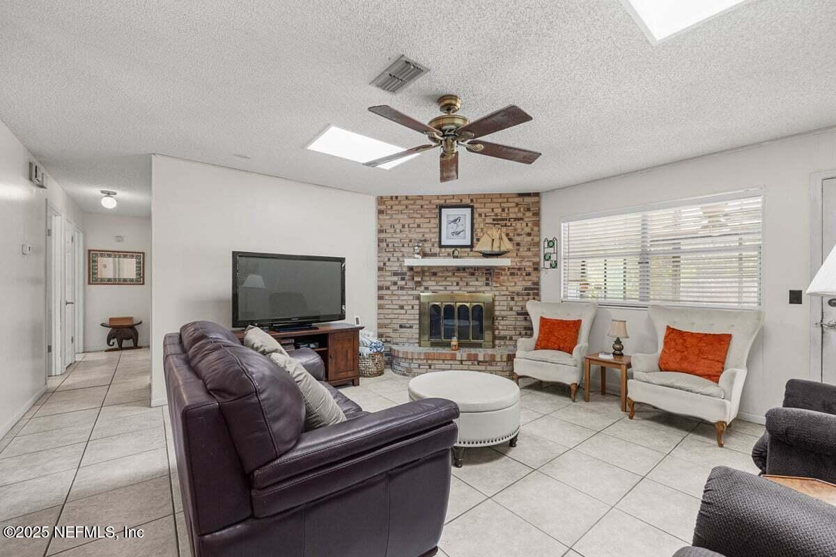 5193 Wembley Road Jacksonville, FL 32257 - Photo 11 of 31 Photo - 015 (1)