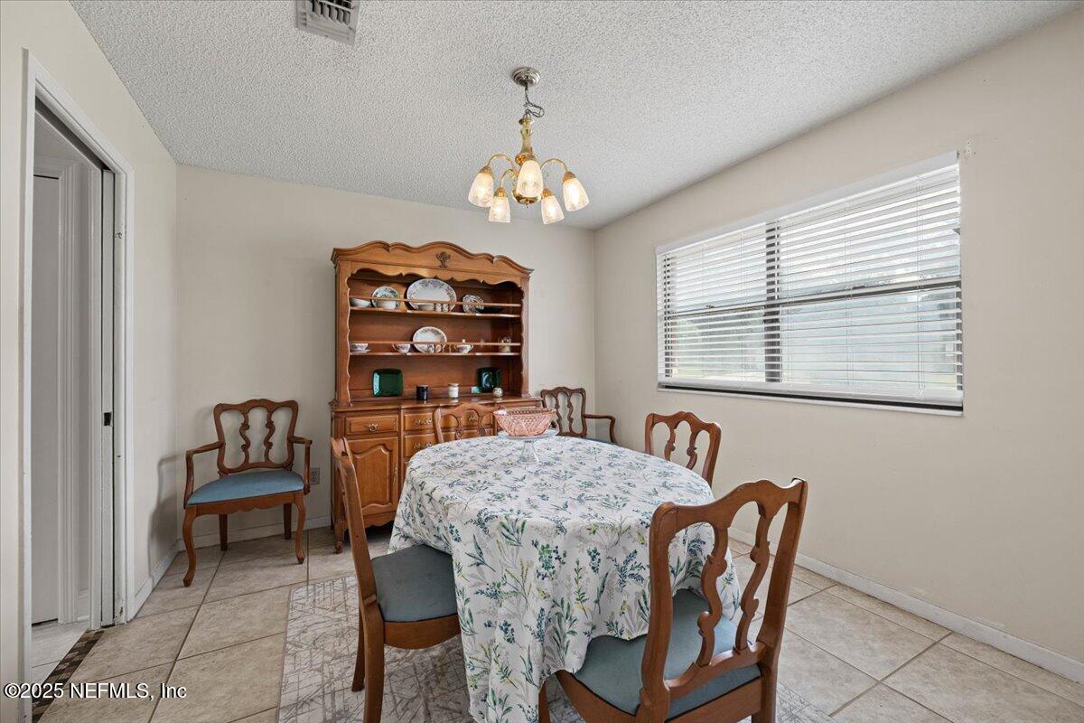 5193 Wembley Road Jacksonville, FL 32257 - Photo 5 of 31 06-Photo - 006